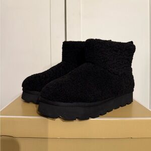 Women's Michael Kors Black Fuzzy Ankle Boots
